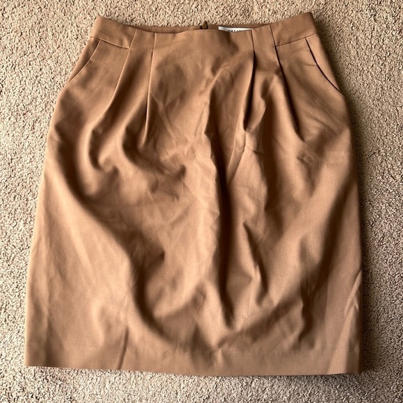 M.M. Lafleur The Remy Skirt Washable Wool Twill Tan - Picture 4 of 10